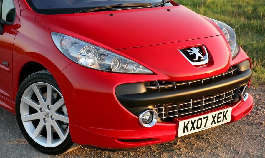  Peugeot 207 GTi THP 175 2008 года  (фото 27 из 49)